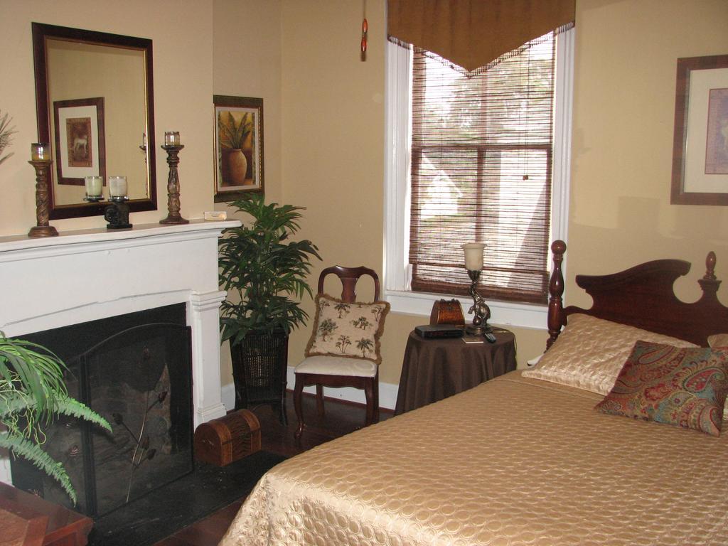 Olde Town Inn Огъста Екстериор снимка